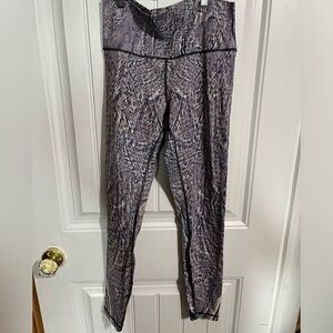 Lululemon leggings‎ worn once size 10